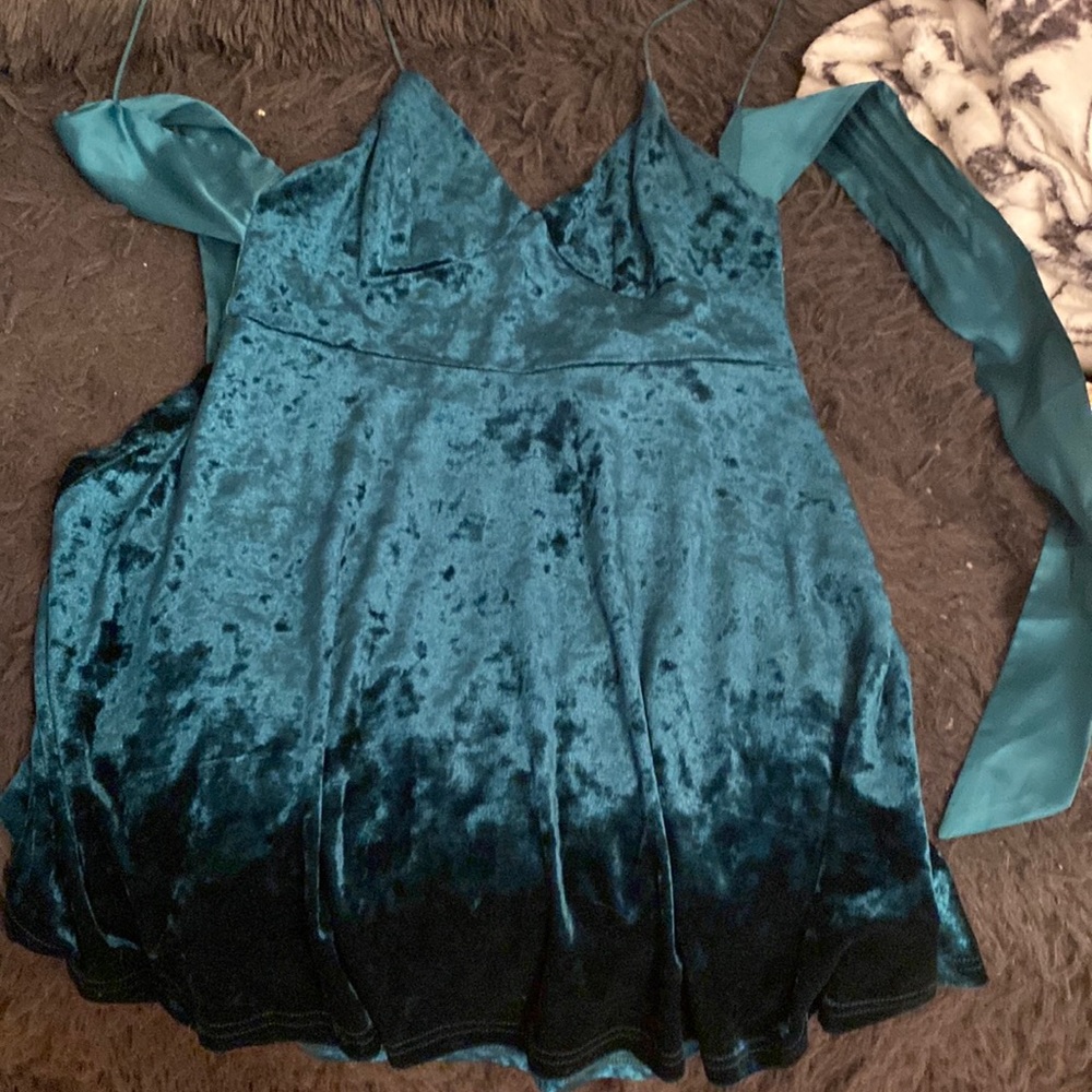 spagetti strap velvet dress bow back